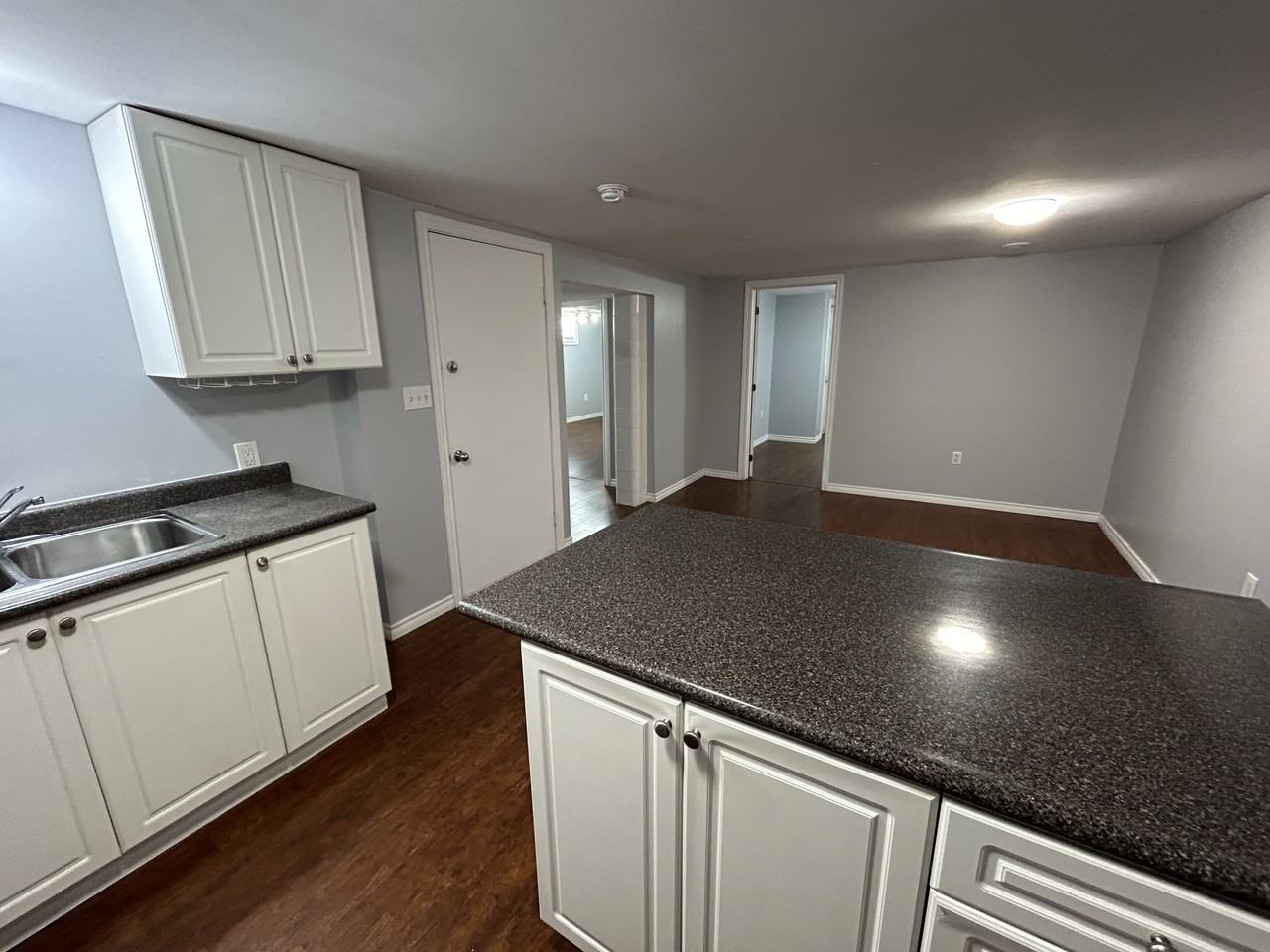 308 East 42nd Lower Unit Apartments 308 East 42nd St, Hamilton, ON