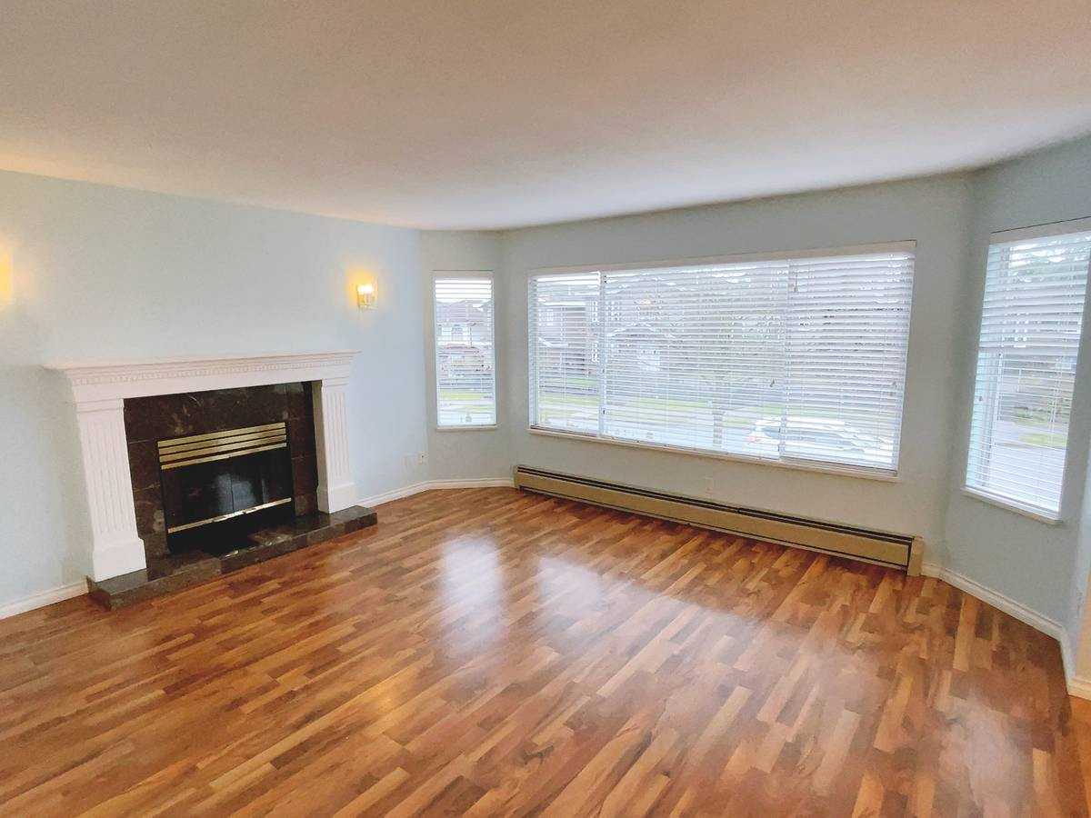 4223 Oxford Street, Burnaby, BC V5C 1E1, CAN 3 bedroom House Rental