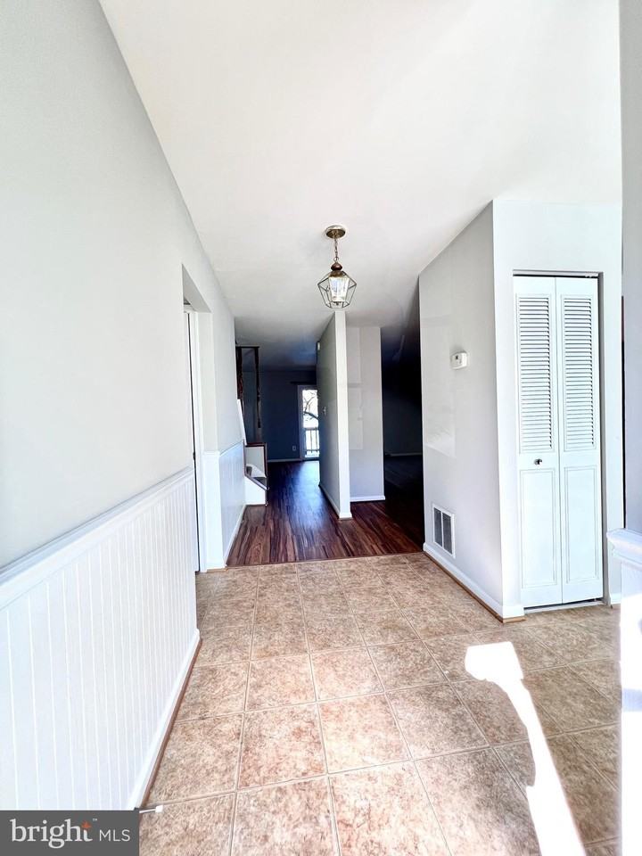13710 Autumn Vale Ct 26E, Chantilly, VA 20151 2 Bedroom Condo for