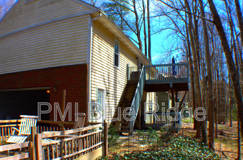 512 Burge Mountain Rd, Hendersonville, NC 28792 3 Bedroom House for