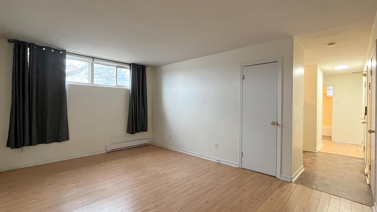 258 Leslie St 1, Moncton, NB E1C 6M9 2 Bedroom Apartment for 1,350