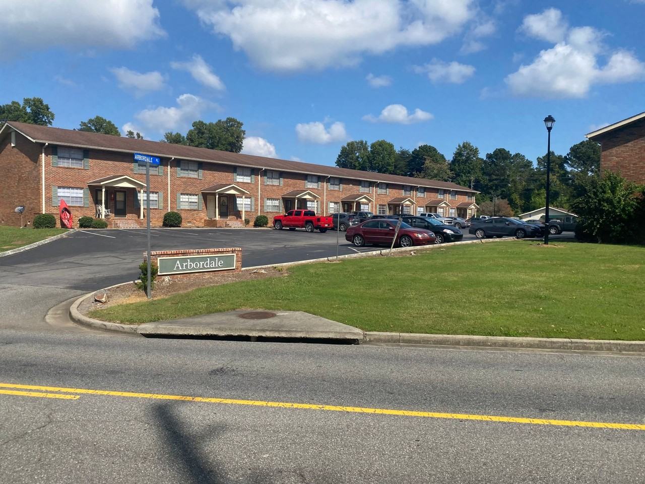 Arbordale Apartment Homes Apartments 804 N Tibbs Rd, Dalton, GA 30720