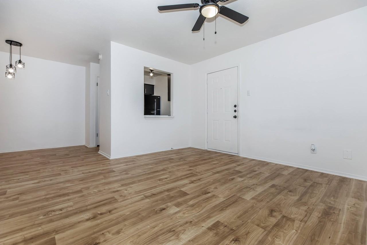 Casa Hills at Dallas West Apartments 4105 S Cockrell Hill Rd, Dallas