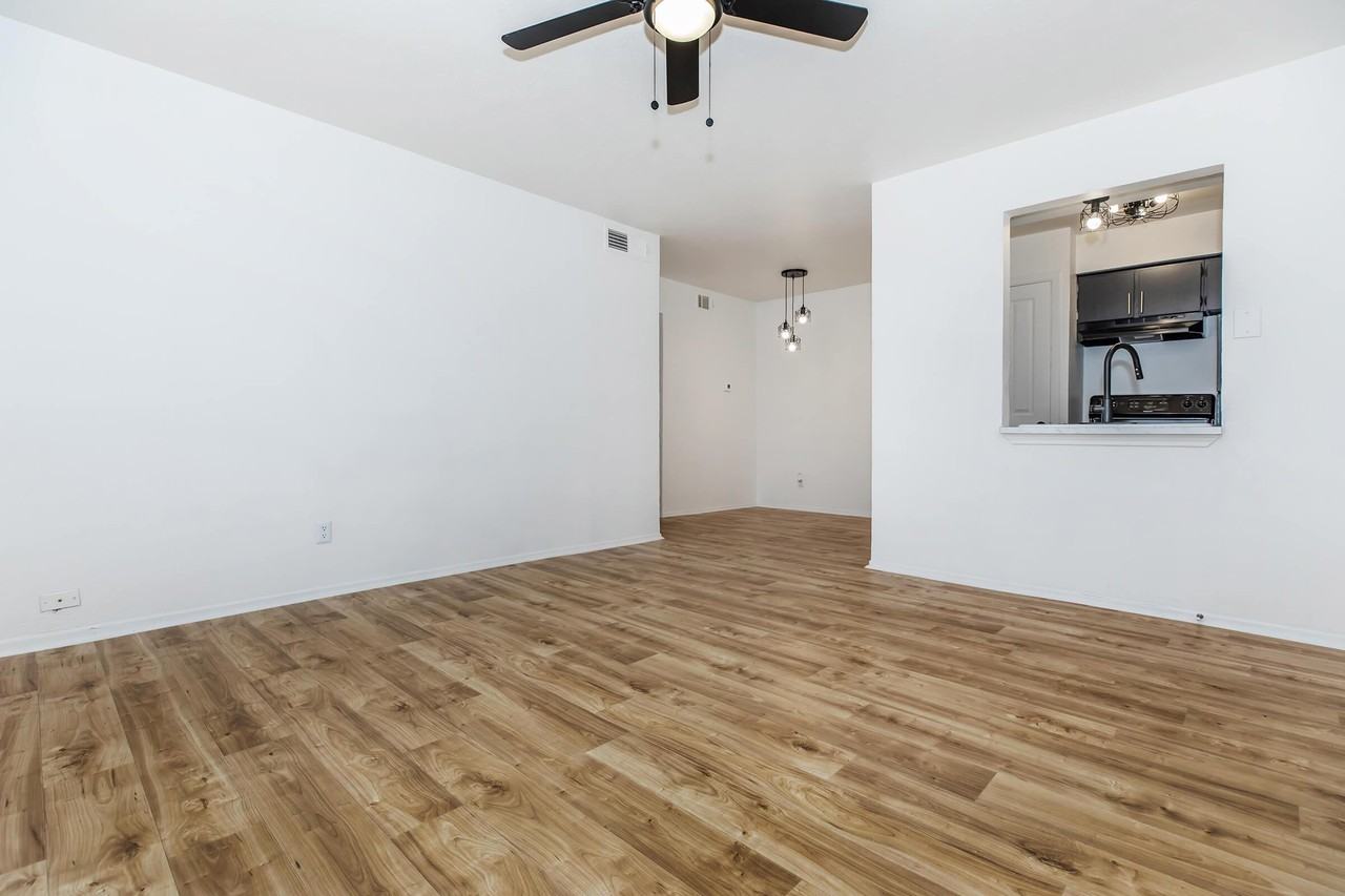 Casa Hills at Dallas West Apartments 4105 S Cockrell Hill Rd, Dallas