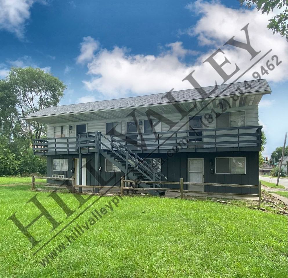 1028 S Center St Apartments in Farrington's Grove, Terre Haute, IN 47807 Zumper