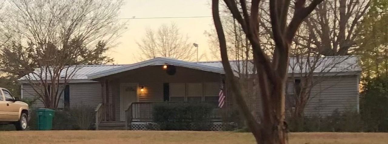 2122 County Road 53, Water Valley, MS 38965 3 Bedroom House for 800