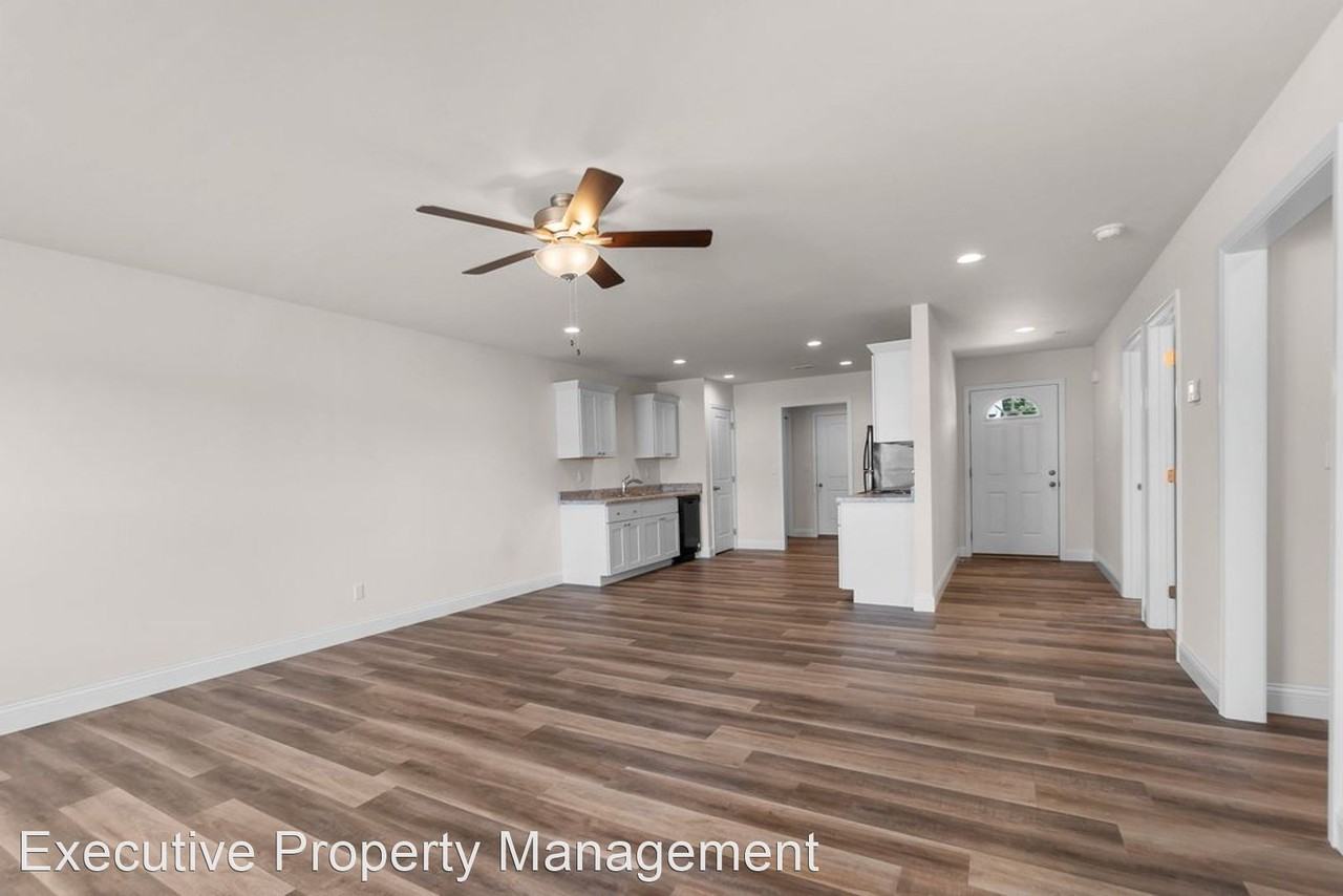 828/830 Highland Point Dr Apartments in Jackson, MO 63755 Zumper