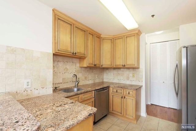 100 Carlyle Dr Apt Vg6, Cliffside Park, NJ 07010, USA 21 unit Rentals