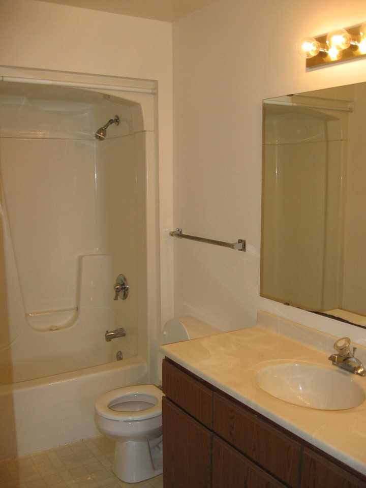 Ponds View Apartments 1225 Commonwealth Dr, Fort Atkinson, WI 53538