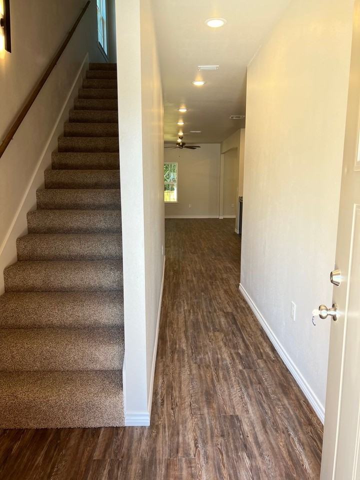 145/147 Village North Circle Apartments 145 Village North Cir