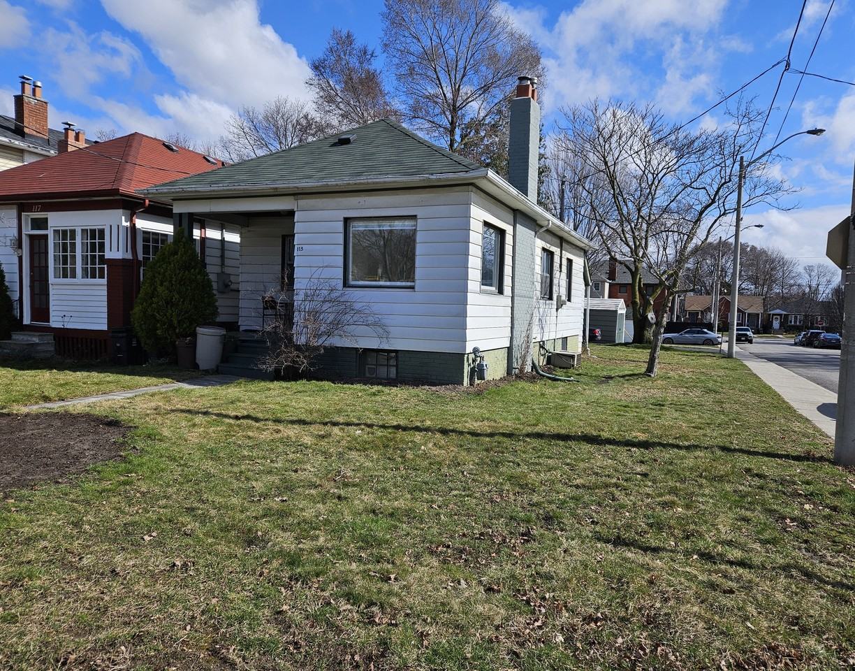 115 Rumsey Road, Toronto, ON M4G 1P3, CAN 2 bedroom House Rental Zumper