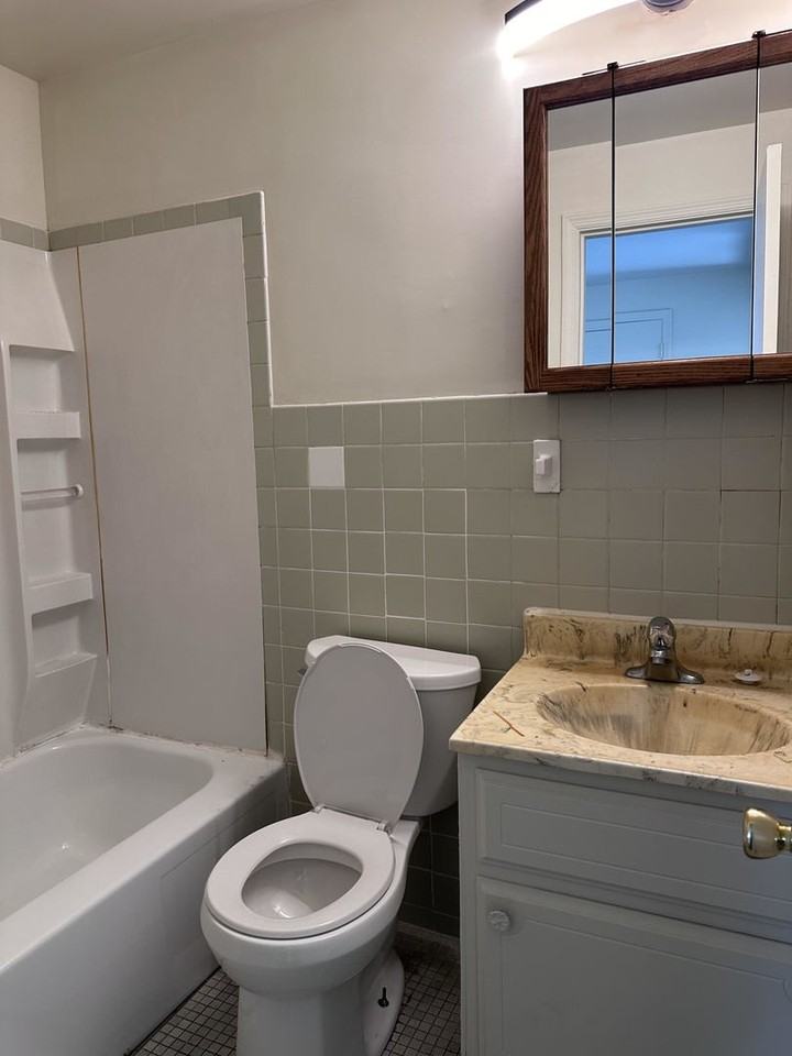 1745 E Duane Blvd 5, Kankakee, IL 60901 2 Bedroom Apartment for 995/month Zumper