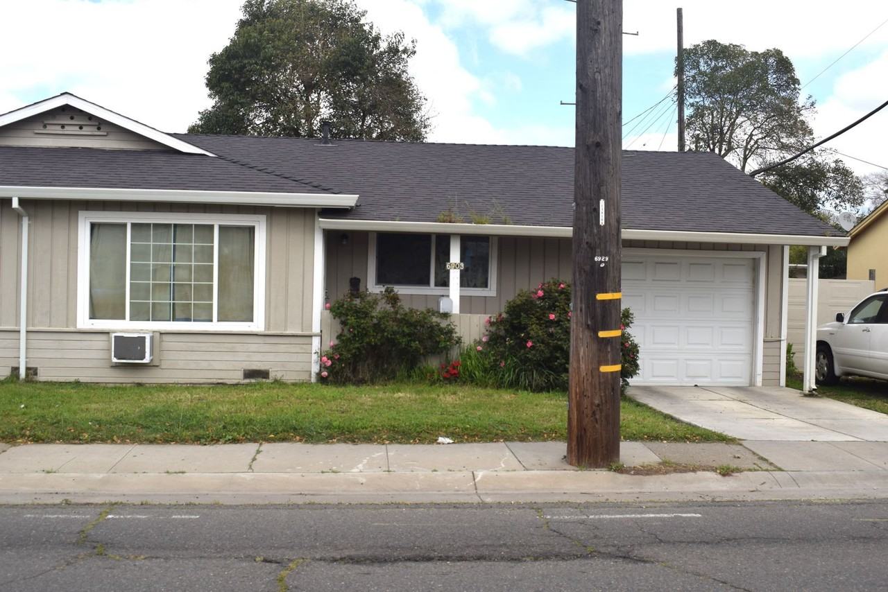 6903 Fruitridge Rd, Sacramento, CA 95820 2 Bedroom House for 1,745
