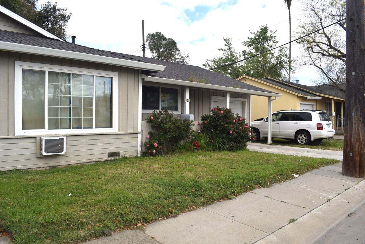 6903 Fruitridge Rd, Sacramento, CA 95820 2 Bedroom House for 1,745