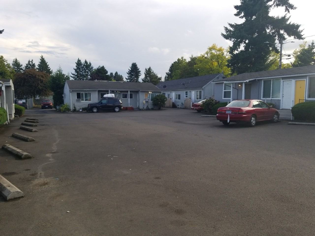 Gilbert Square Apartments 13718 Se Division St, Portland, OR 97236