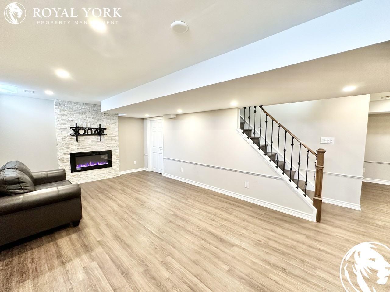 2139 Kingshill Road, Richmond Hill, Ontario L4E 4W9 Apartments 139