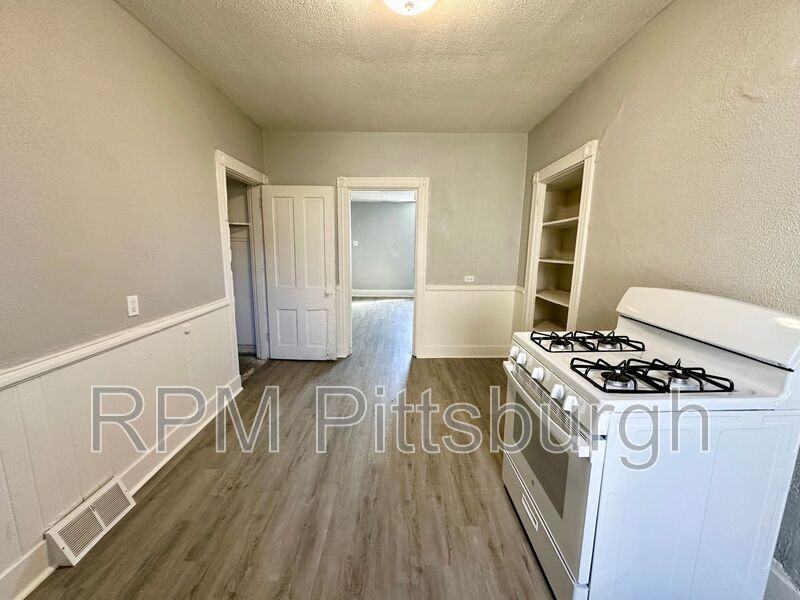 4058 Howley St REAR, Pittsburgh, PA 15224 2 Bedroom Apartment for