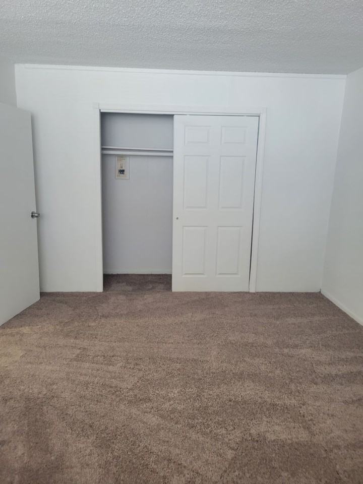 IVANHOE APARTMENTS, LLC 400 N Black Horse Pike, Blackwood, NJ 08012