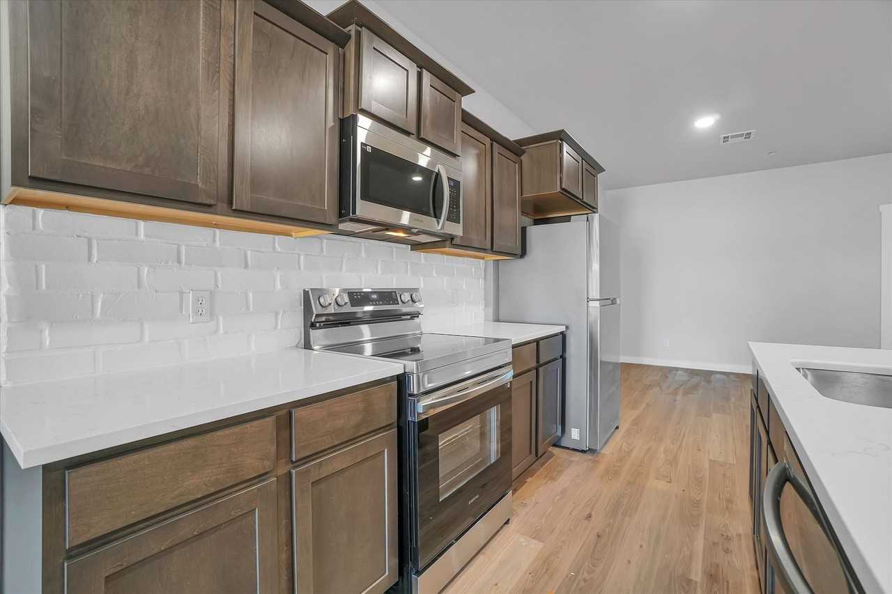 The Trails Modern Townhomes Apartments 100 Flight Line Court, Altus