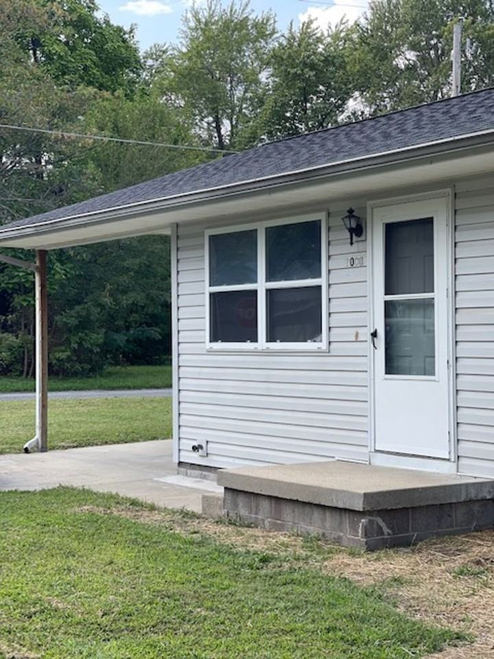 Lake Pointe Apartments 701 & 703 E. Minnesota, Nevada, MO 64772 Zumper