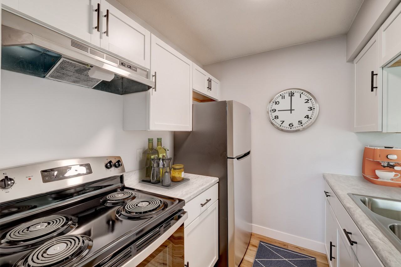 The Hampton Meadows Apartments 6514 Chaffee Rd, Des Moines, IA 50315