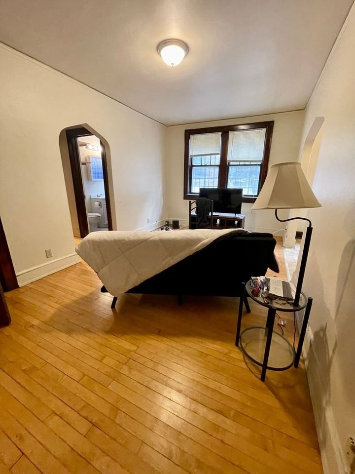 1827 E Park Pl Apartments in Murray Hill, Milwaukee, WI 53211 Zumper