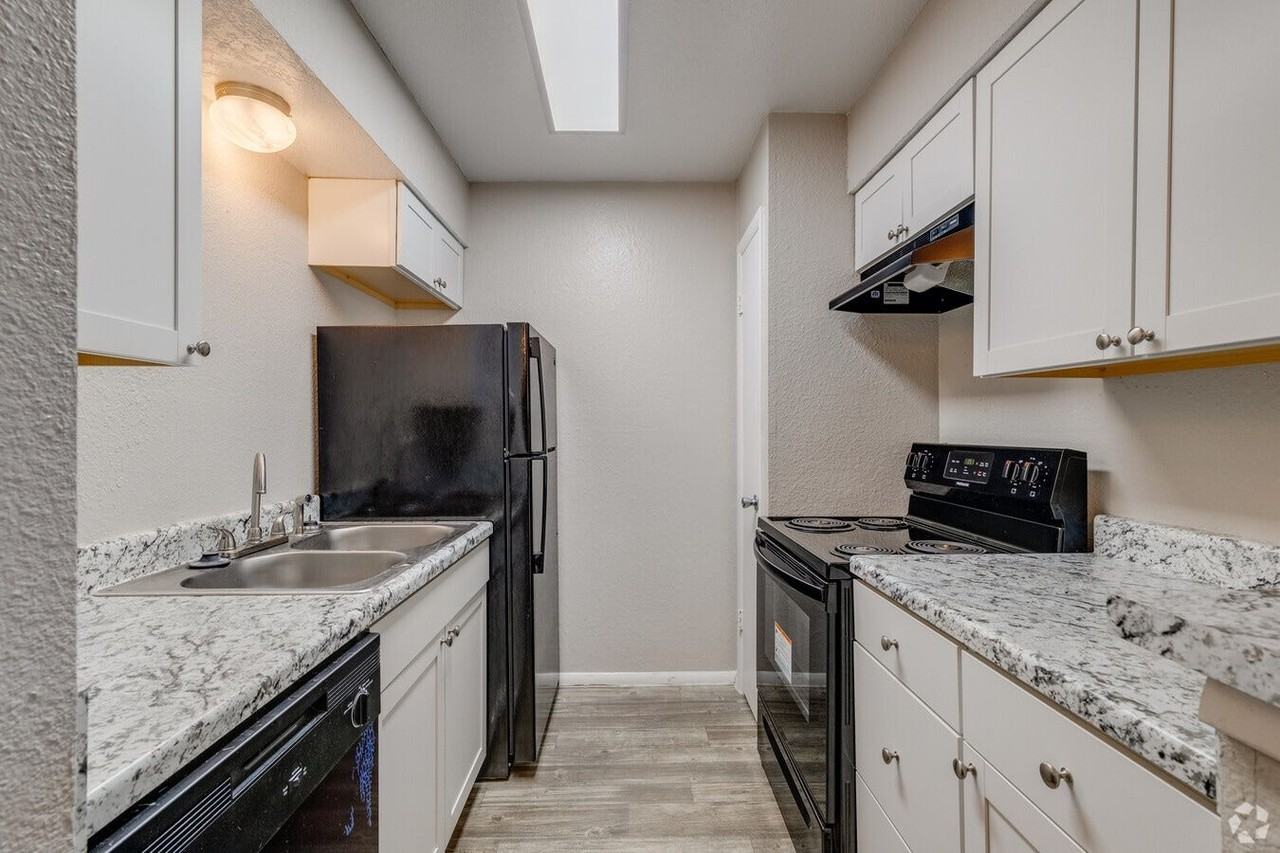 Darlington Oaks & Midtown Flats Apartments 4801 S Braden Ave, Tulsa