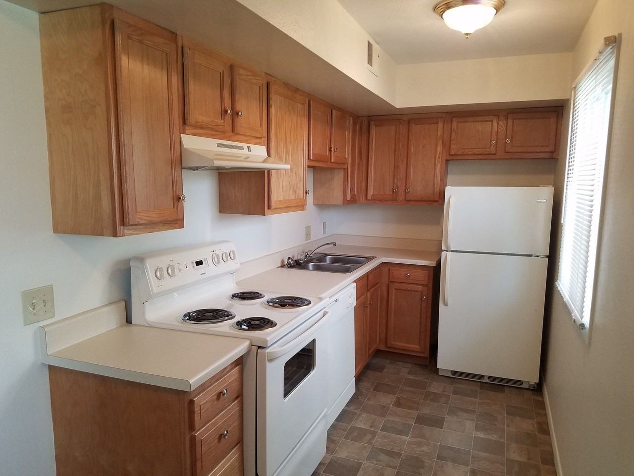 Southwyck Place Apartments 2200 Foxbourne Rd, Toledo, OH 43614 Zumper