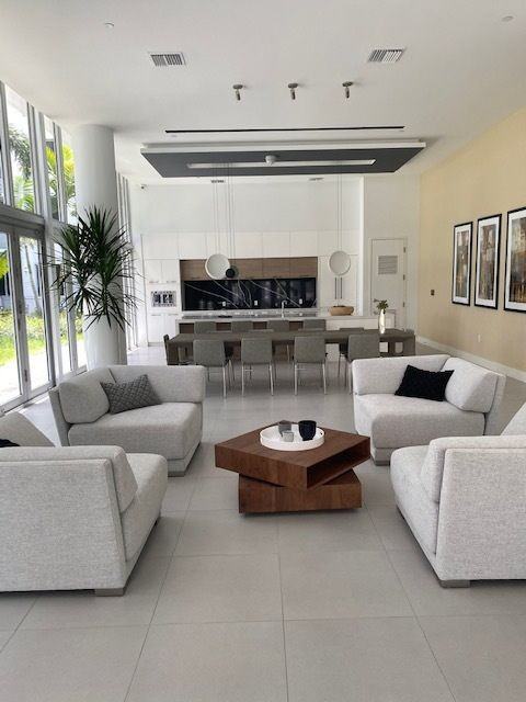 Avery Dania Pointe Apartments 121 N Compass Way, Dania Beach, FL