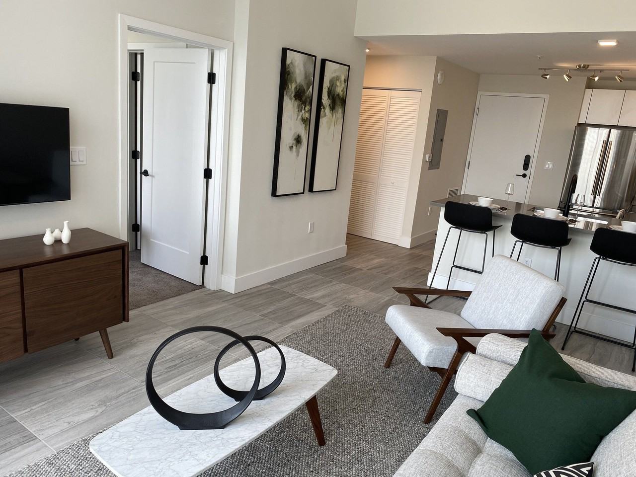 Avery Dania Pointe Apartments 121 N Compass Way, Dania Beach, FL