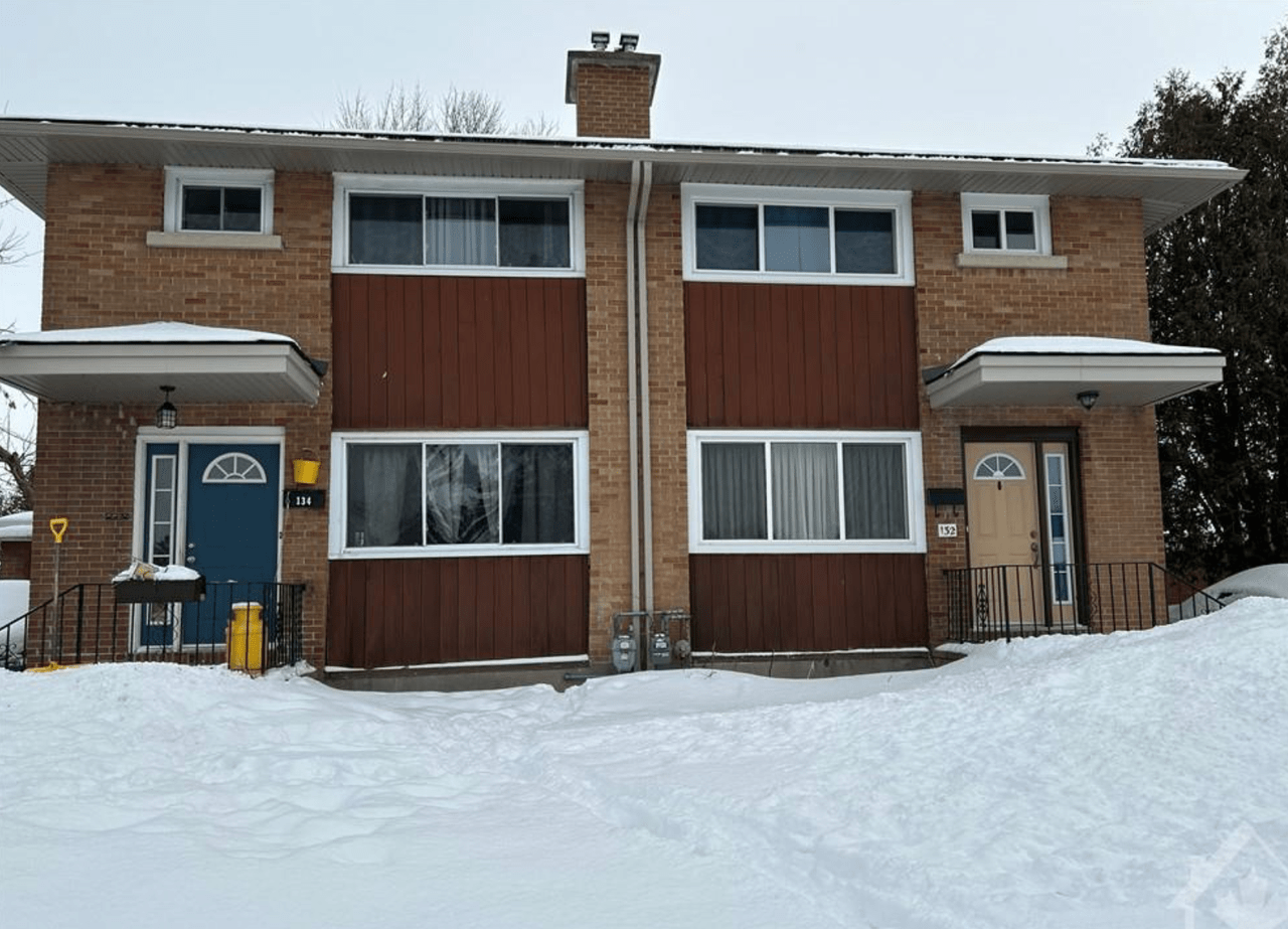 132134 Viewmount Dr Apartments 132 Viewmount Dr, Ottawa, ON K2G 3B7