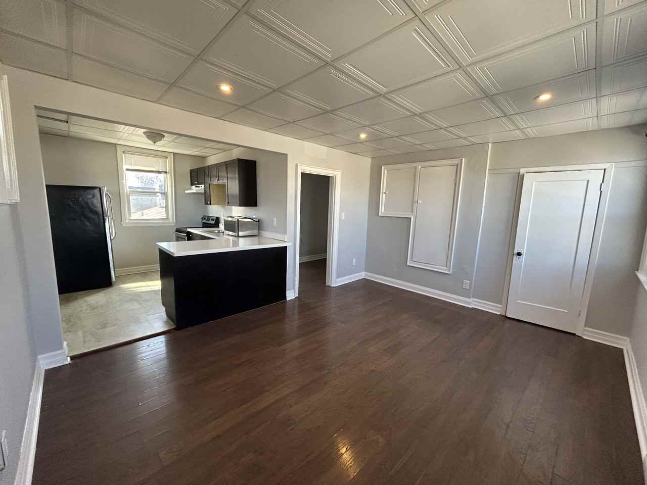 1285 Main St East 2 Apartments 1285 Main St E, Hamilton, ON L8K 1B3