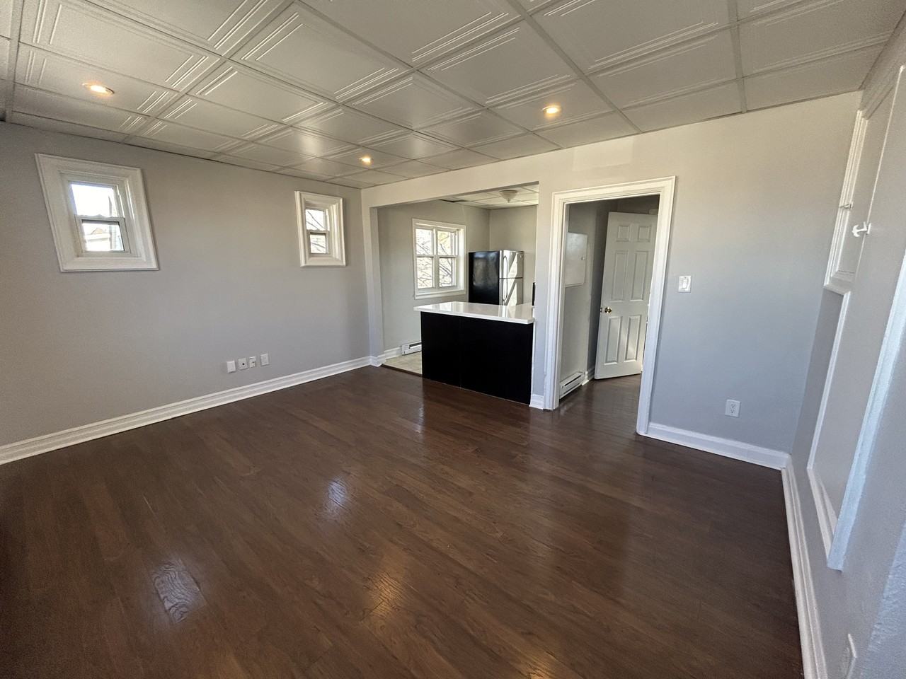 1285 Main St East 2 Apartments 1285 Main St E, Hamilton, ON L8K 1B3