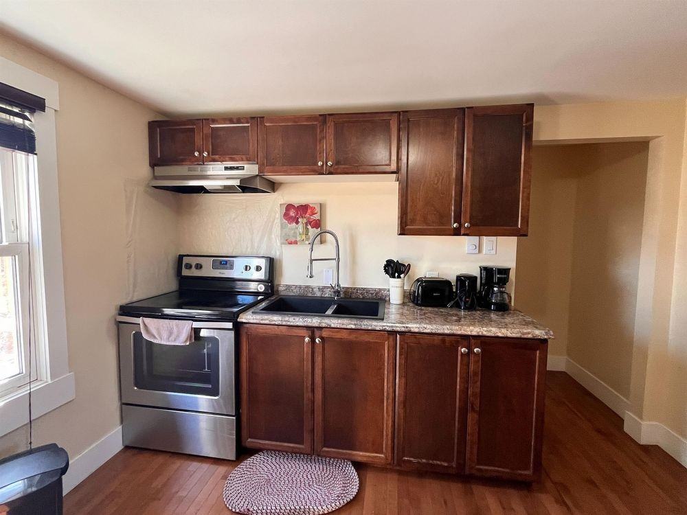 26 Connaught Ave, Moncton, NB E1C 3N5 1 Bedroom Apartment for 1,350