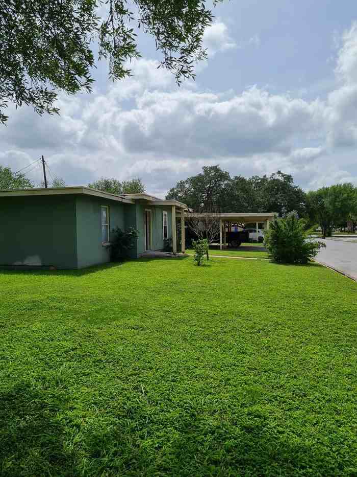 216 E Central Ave 3, La Feria, TX 78559 3 Bedroom Apartment for 800