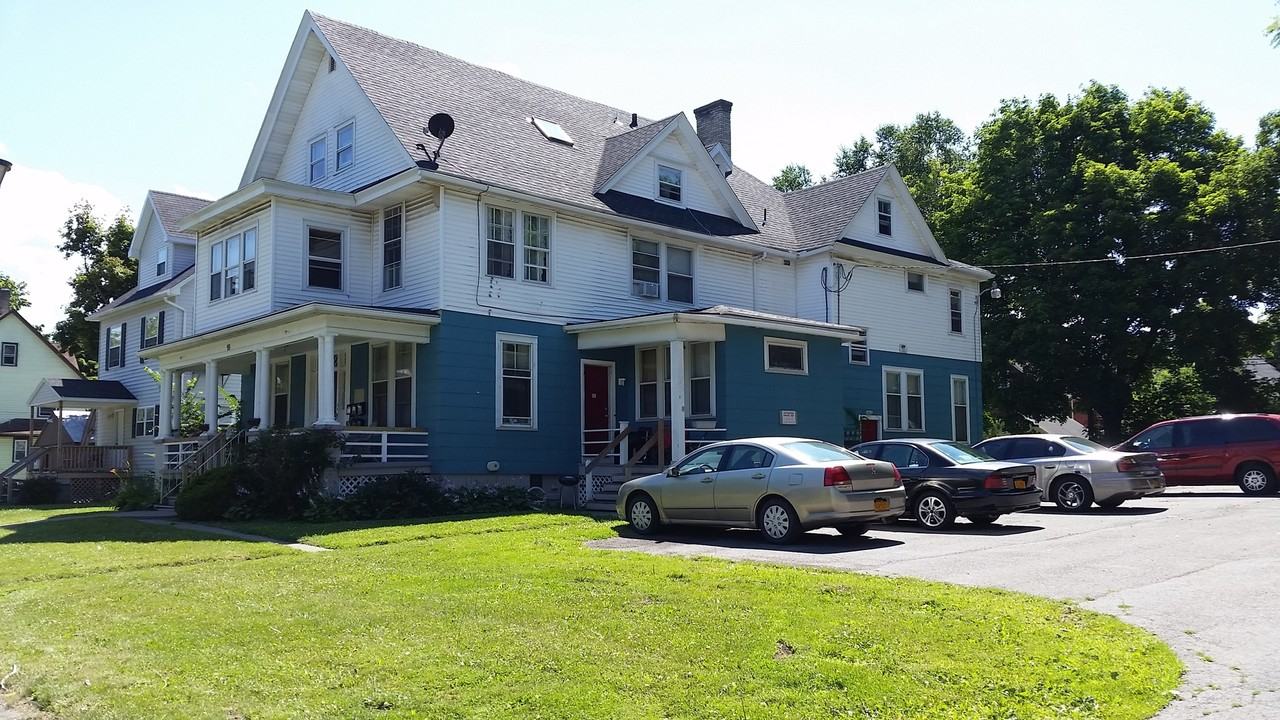 93 Marsh St Apartments in 19th Ward, Rochester, NY 14619 Zumper