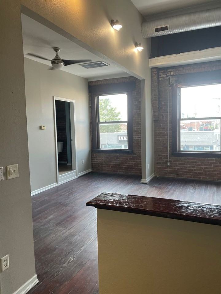 312 W. Walnut St Apartments 312 W Walnut St, Springfield, MO 65806