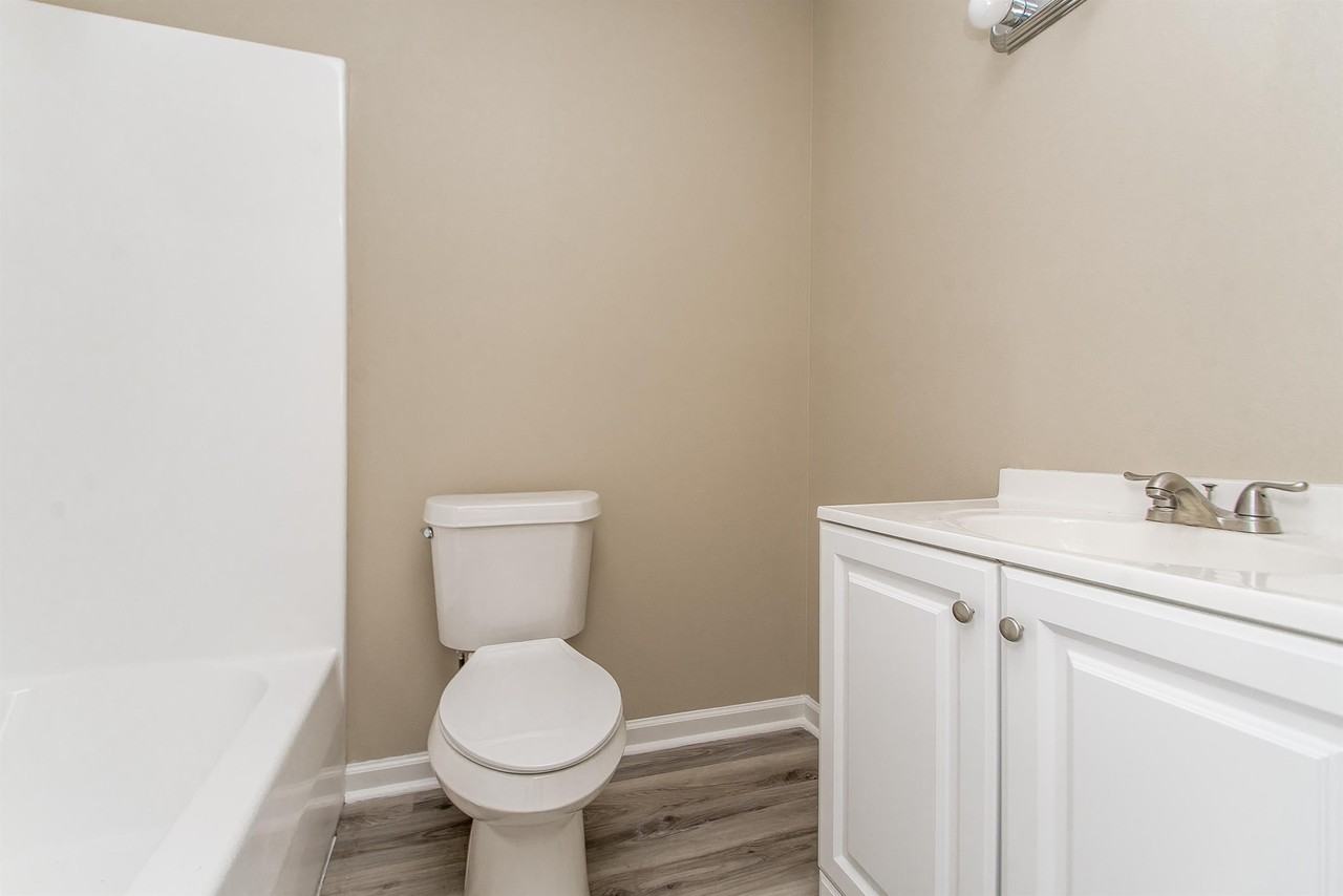 Lakeview Apartments 14207 W Club Deluxe Rd, Hammond, LA 70403 Zumper