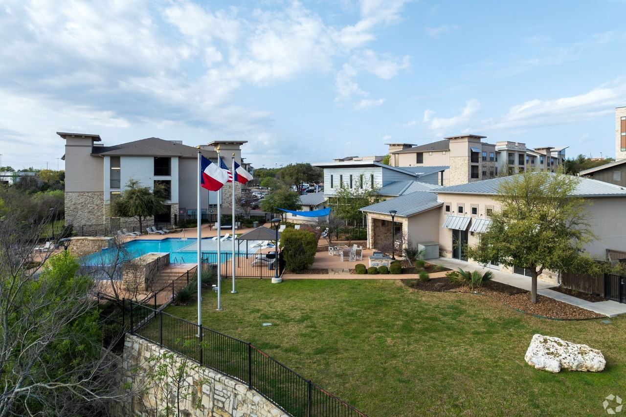 Summit at Rivery Park Apartments 1400 Rivery Blvd, TX