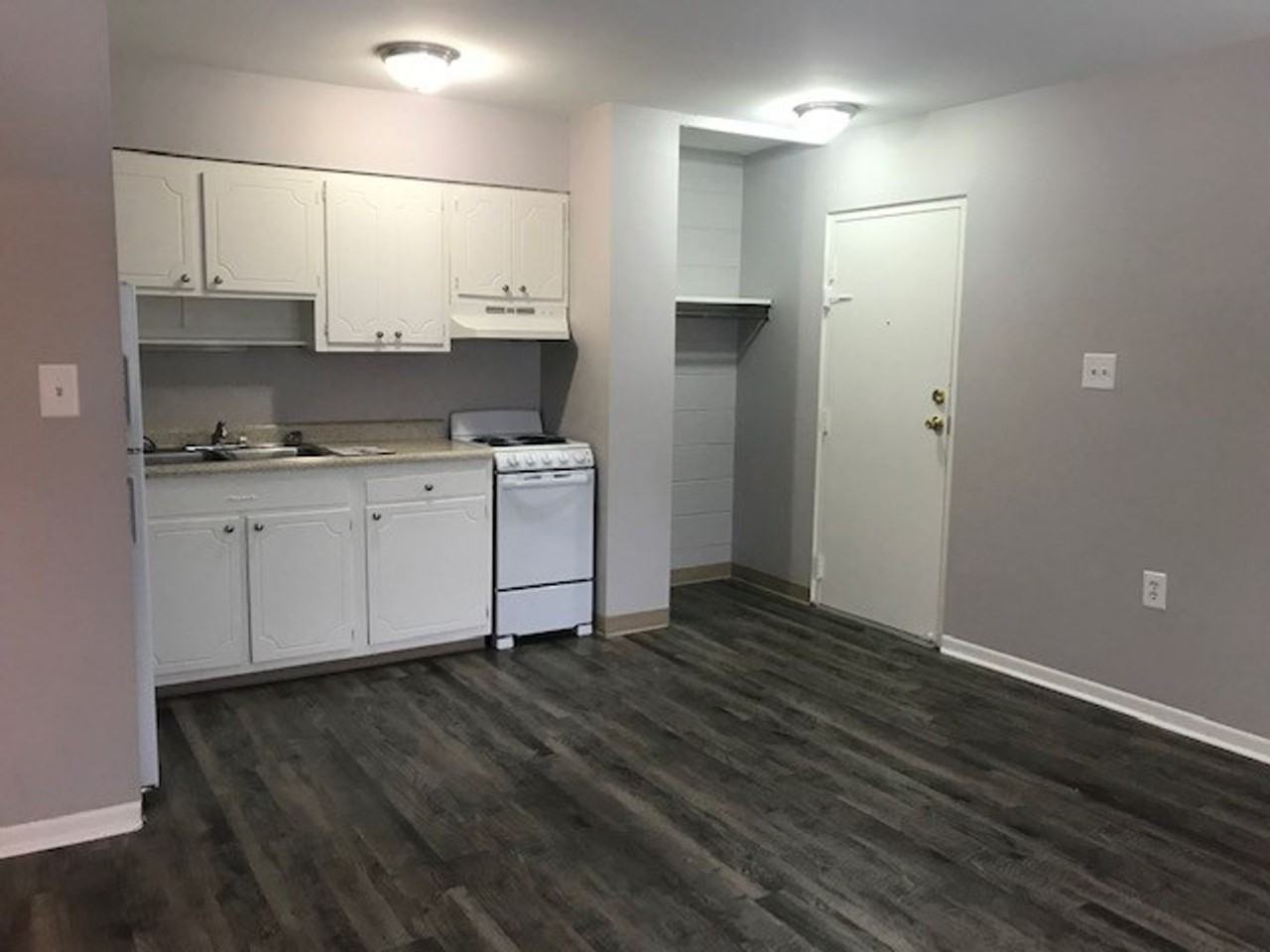 Apartment off 28th and Clyde Park Available Apartments 2700 Clyde