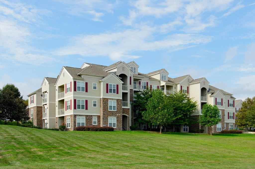 Stoneridge Apartments Broad Vista Terrace, University Center, VA