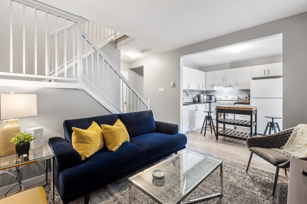 Woodroffe Place Apartments 5 Majestic Dr, Ottawa, ON K2G 1C5 Zumper