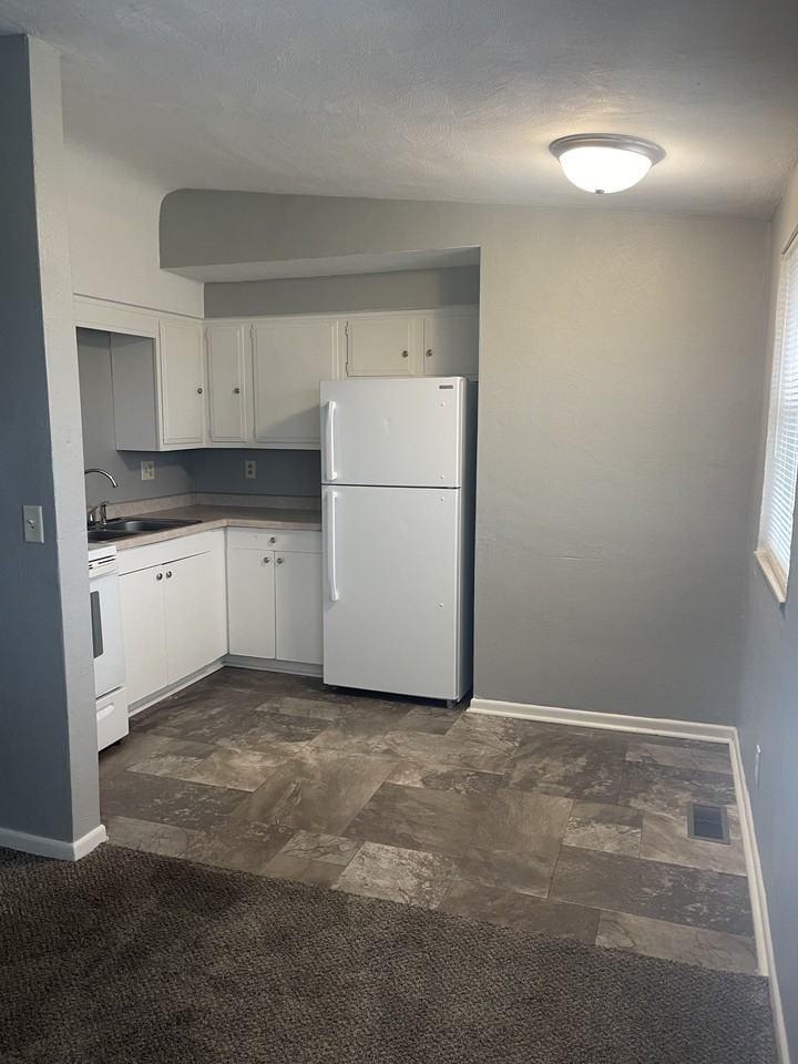 2750 E Phylbeck Ave, Terre Haute, IN 47805 2 Bedroom Apartment for