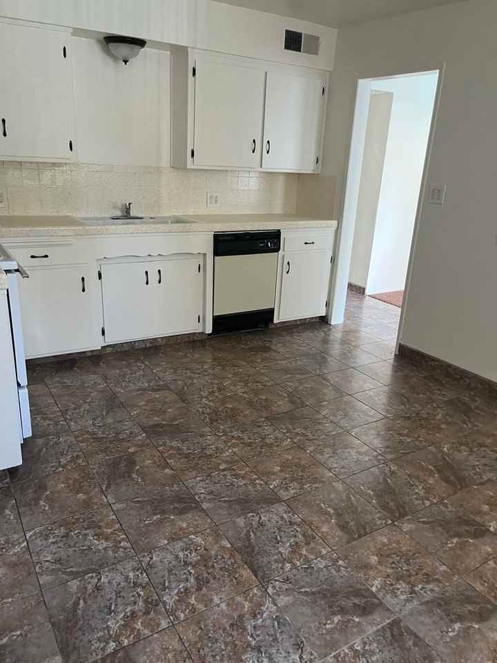 Columbus St Apartments in Bakersfield, CA 93306 Zumper