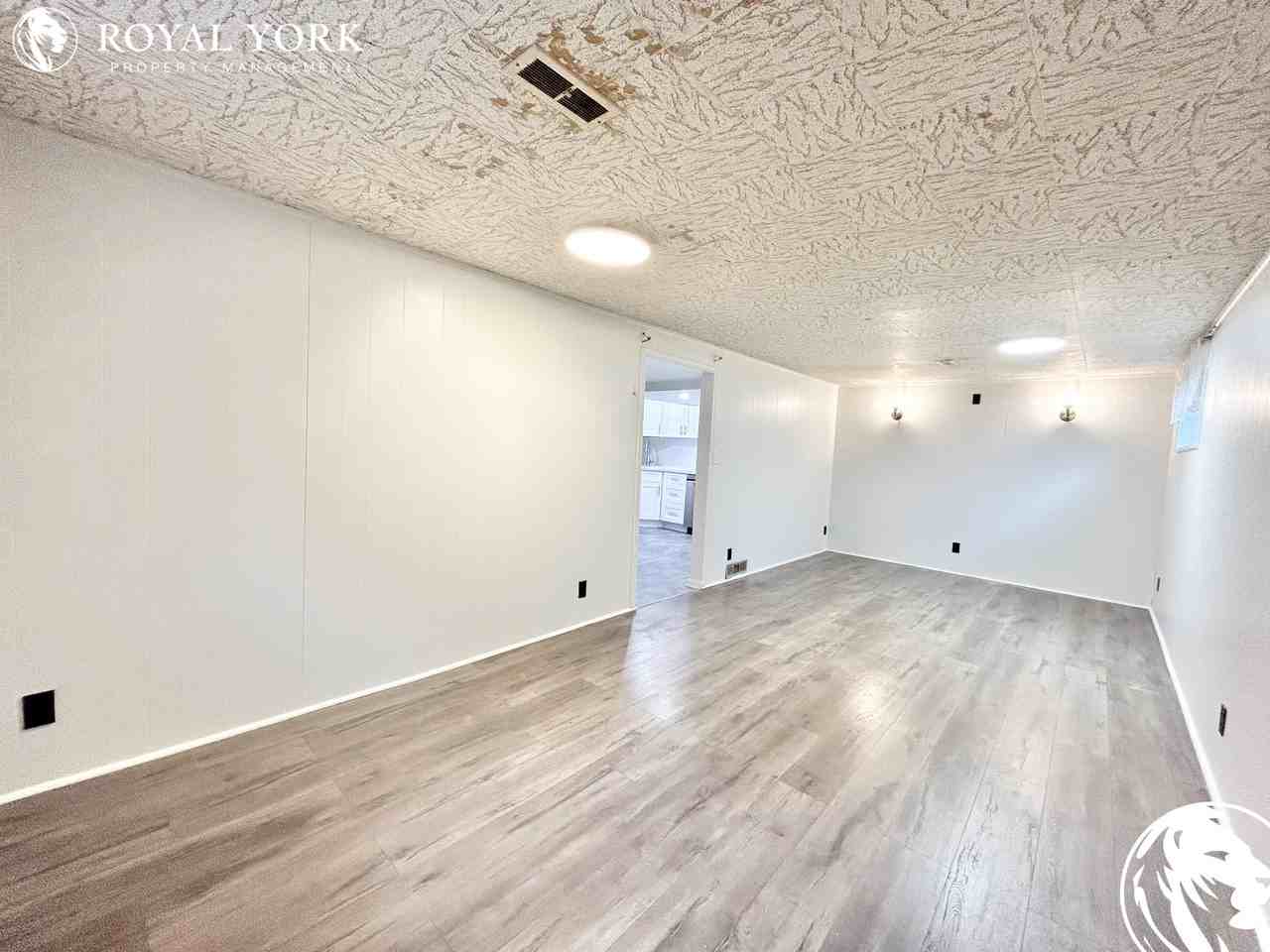 23 Bondhead Place, Etobicoke, Ontario M9V 2L9 Apartments 3 Bondhead