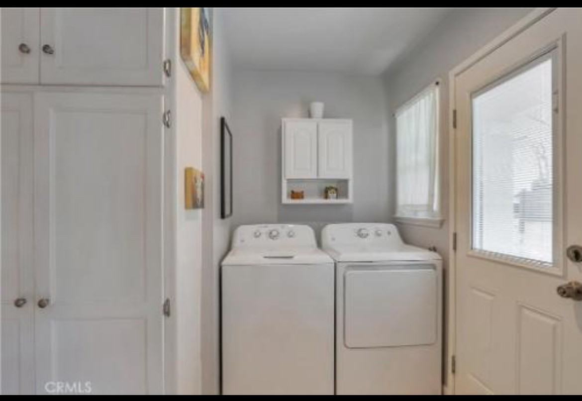 Aldea Ave, Los Angeles, CA 91406 3 Bedroom Apartment for 2,059/month