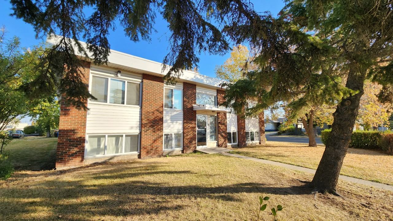 Killarney Manor Apartments 8604 128 Ave Nw, Edmonton, AB T5E 0G2 Zumper