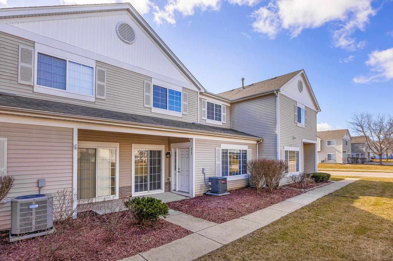 71 Heather Glen Drive, Aurora, Il, Usa, Aurora, IL 60504 2 Bedroom