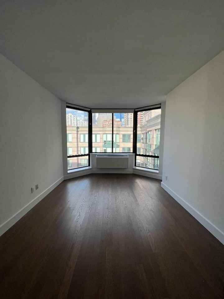 Battery Pl 310, New York, NY 10280 1 Bedroom Apartment for 3,300