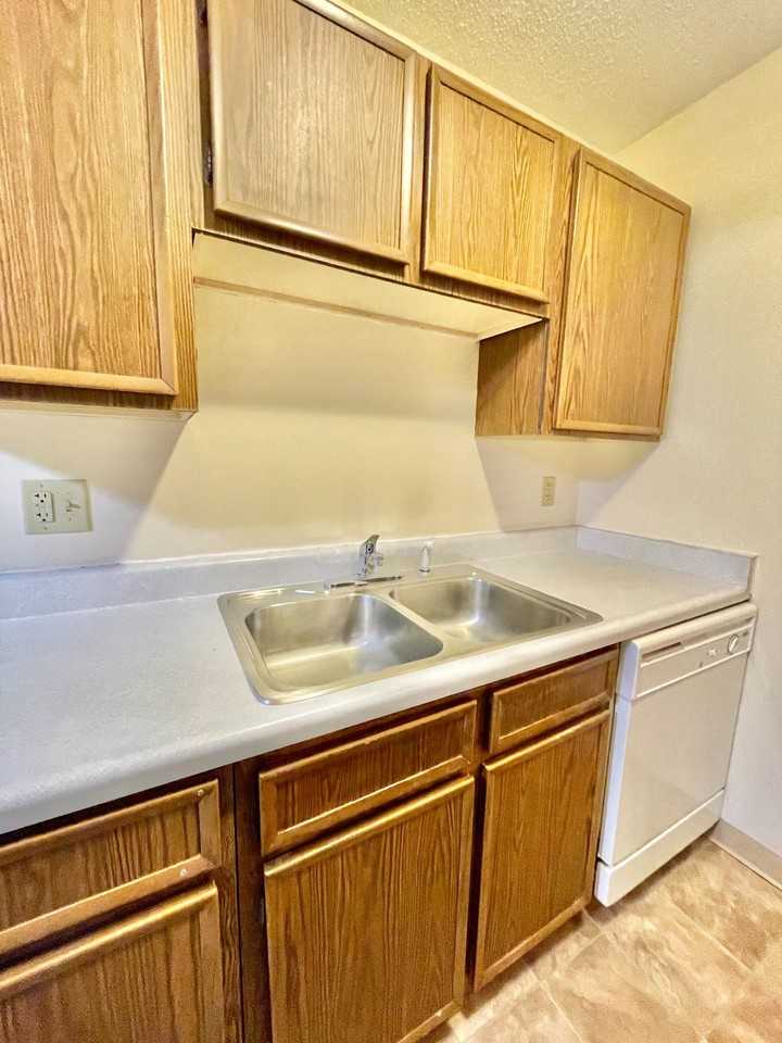 Iowa G21 LLC Apartments 2100 Grand Ave, West Des Moines, IA 50265